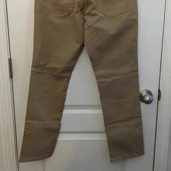 Signature Levi's Strauss Athletic hybrid Chino - Picture 6 of 6